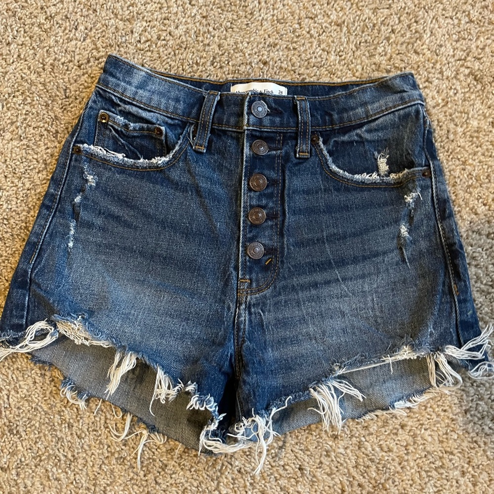 Abercrombie & Fitch High Rise mom short. Size 24.